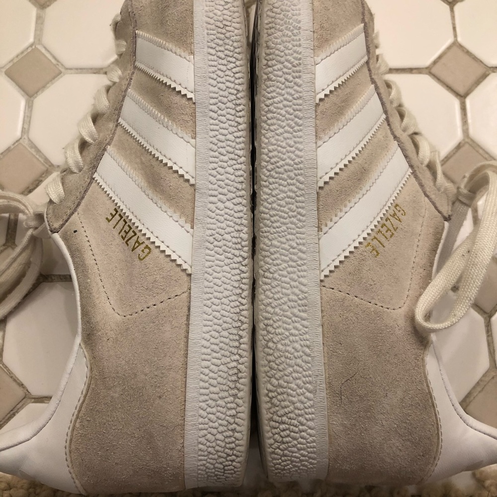 Women’s sneakers